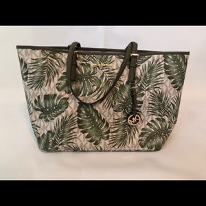 Large Michael Kors jet set travel tote vanilla